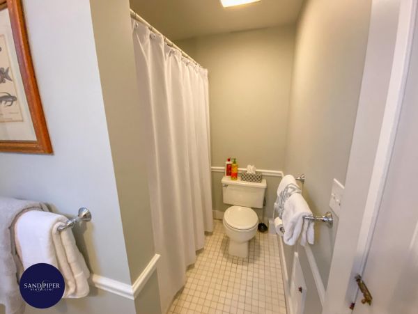 Cape Cod Home 995112