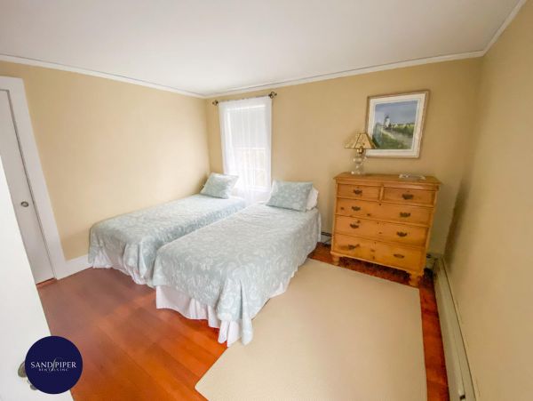Cape Cod Home 995112