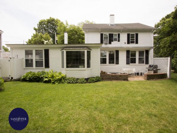 Cape Cod Home 995112