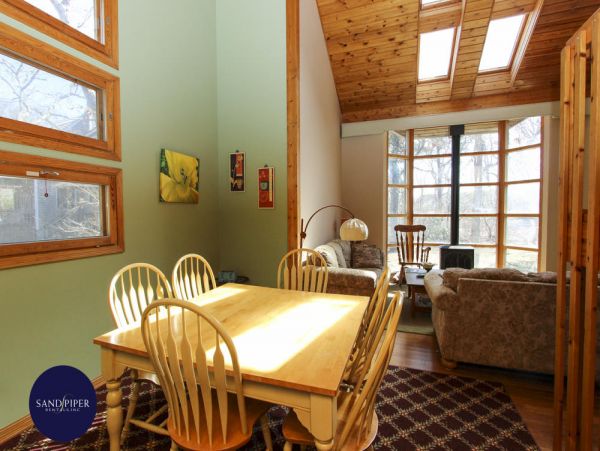 Cape Cod Home 995113