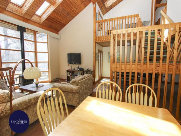 Cape Cod Home 995113