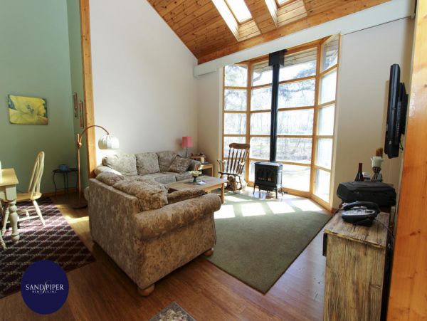 Cape Cod Home 995113
