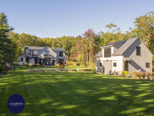 Cape Cod Home 995114