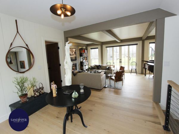 Cape Cod Home 995114