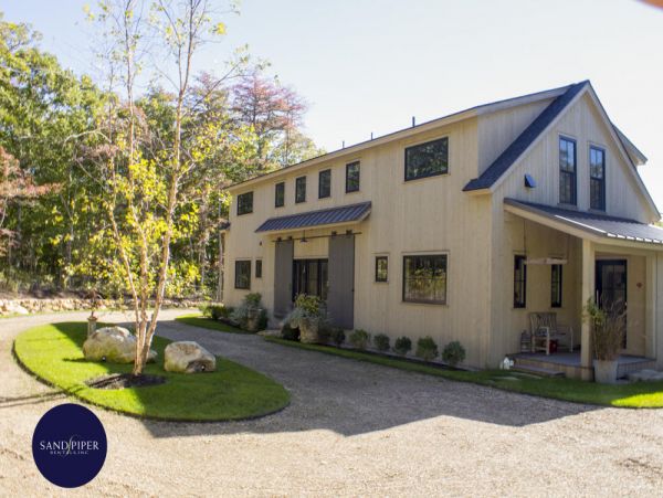Cape Cod Home 995114