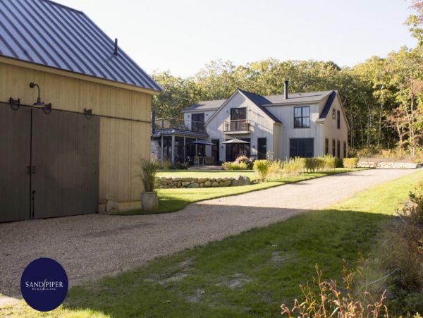 Cape Cod Home 995114