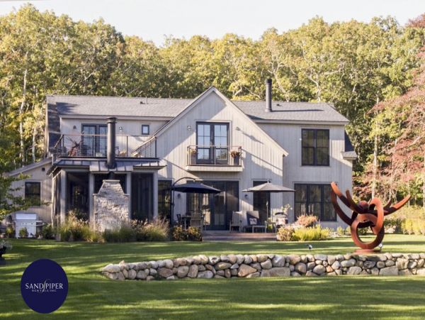 Cape Cod Home 995114