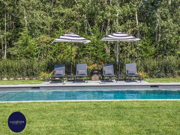 Cape Cod Home 995114