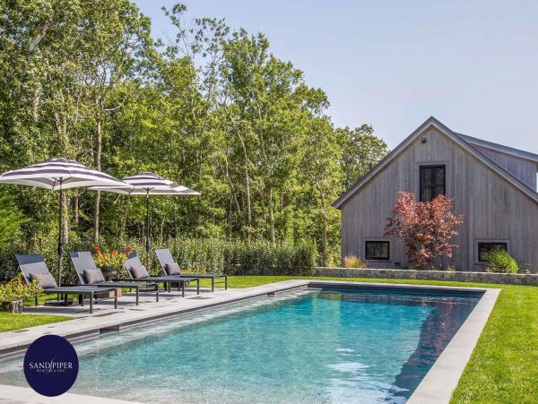 Cape Cod Home 995114