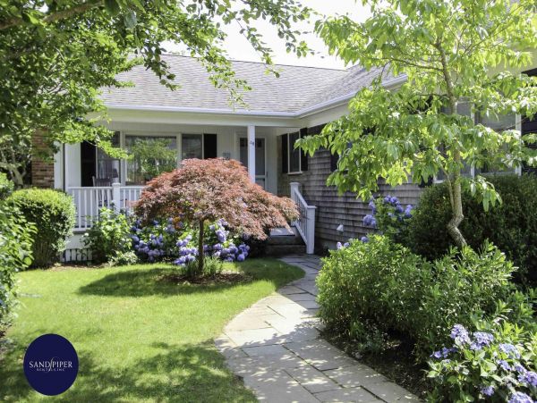 Cape Cod Home 995115