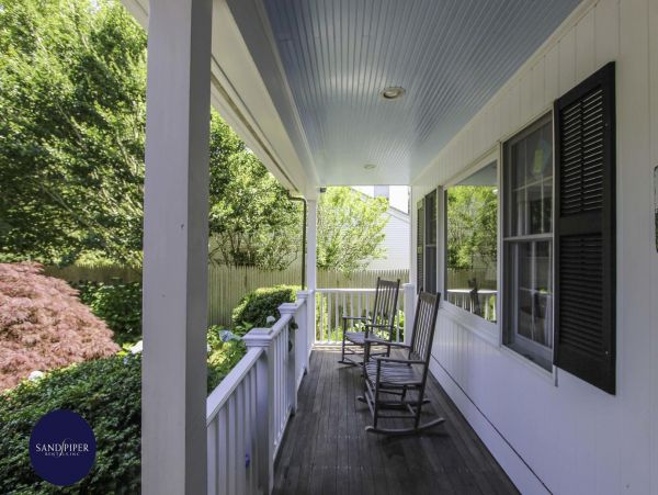 Cape Cod Home 995115