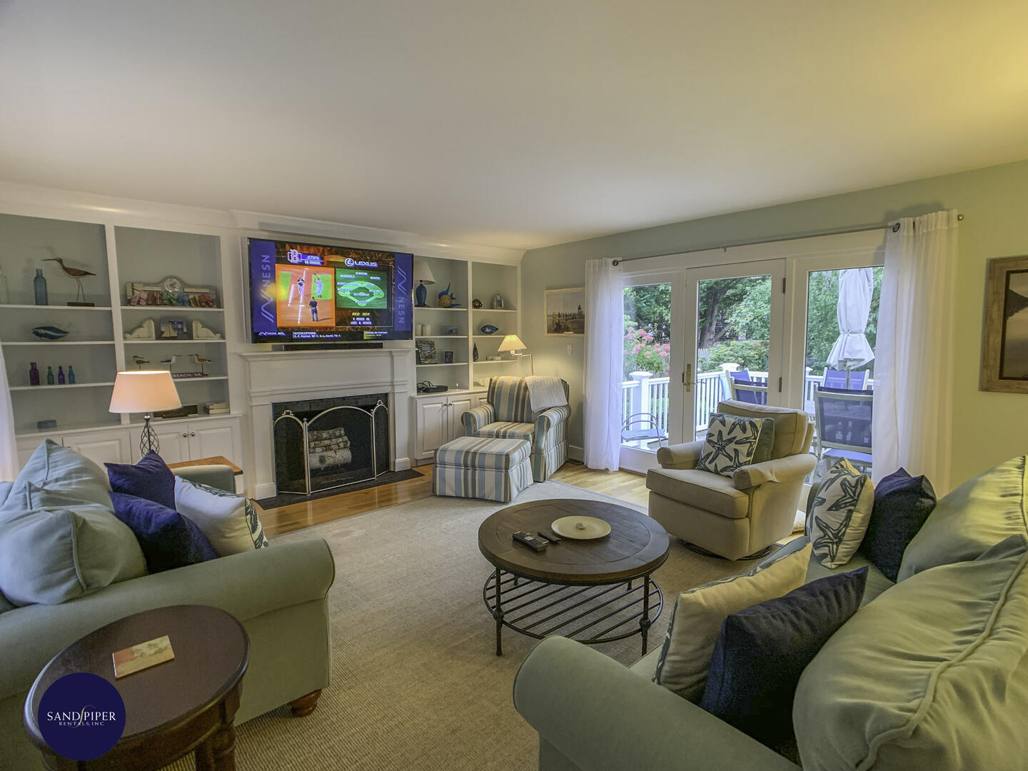 Cape Cod Home 995115
