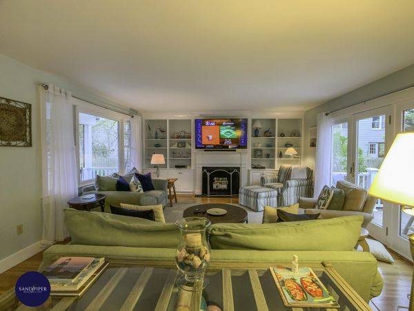 Cape Cod Home 995115
