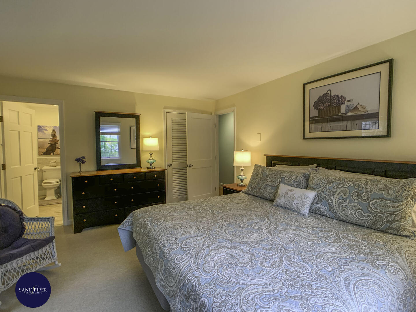 Cape Cod Home 995115