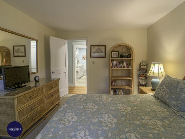 Cape Cod Home 995115