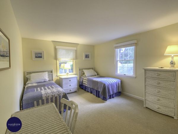 Cape Cod Home 995115