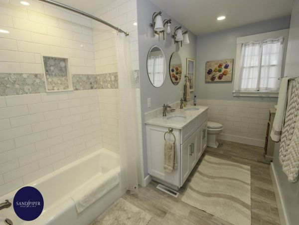 Cape Cod Home 995115