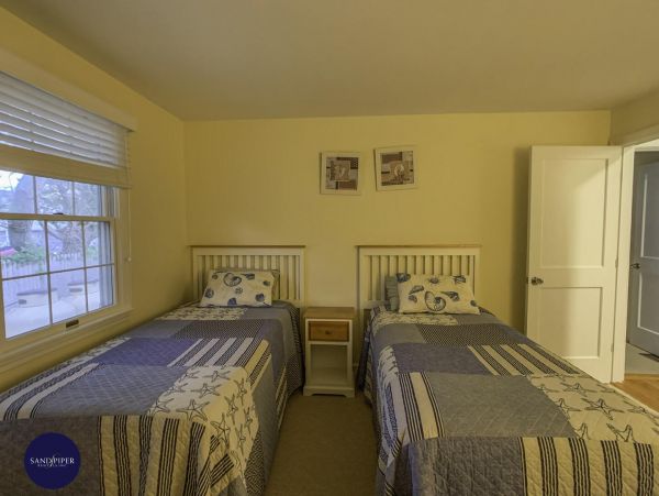 Cape Cod Home 995115