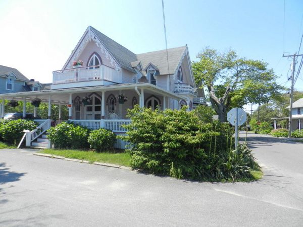 Cape Cod Home 995116