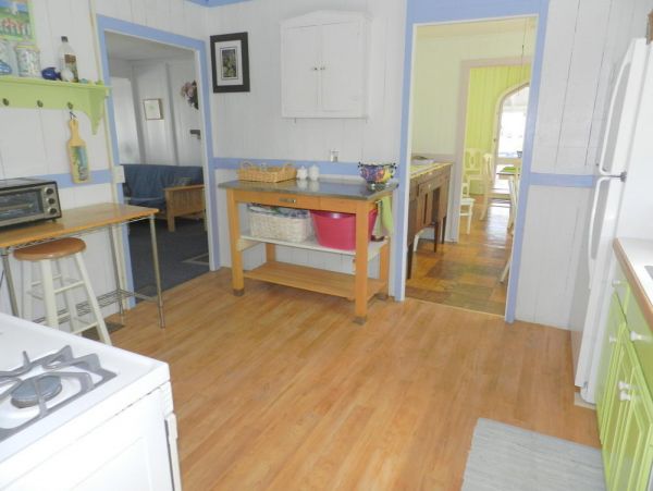 Cape Cod Home 995116