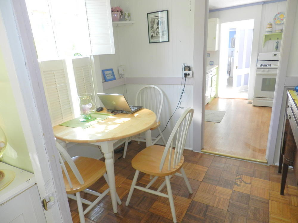 Cape Cod Home 995116