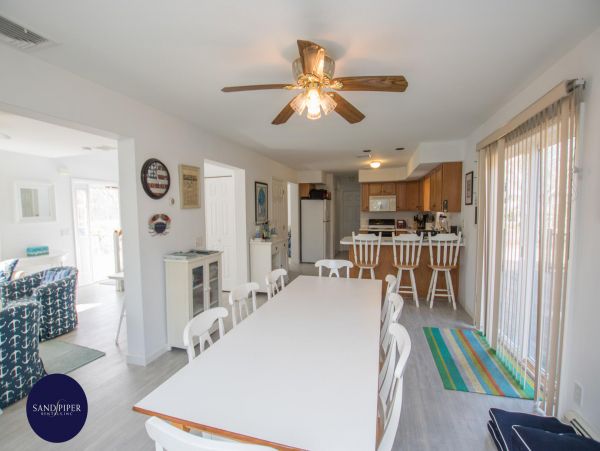 Cape Cod Home 995117