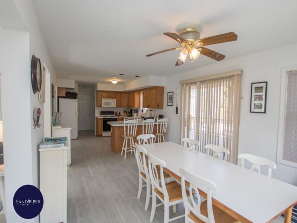Cape Cod Home 995117