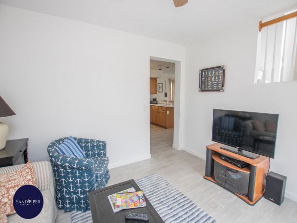 Cape Cod Home 995117