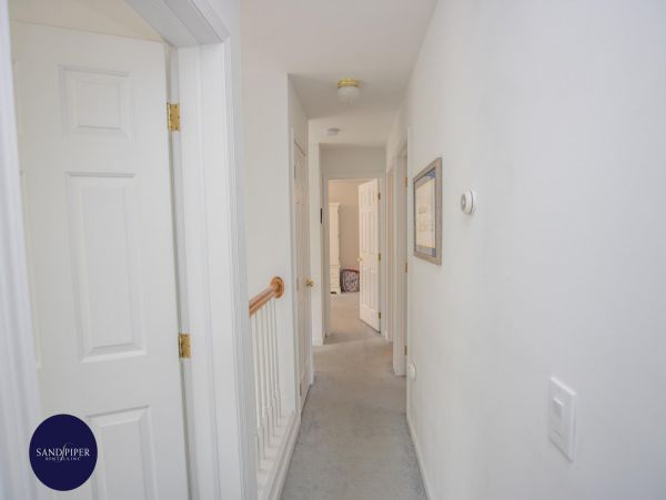 Cape Cod Home 995117