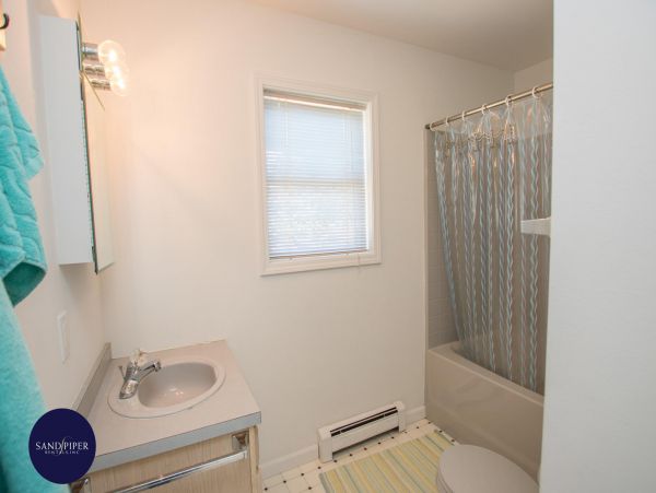 Cape Cod Home 995117