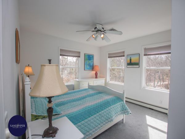 Cape Cod Home 995117