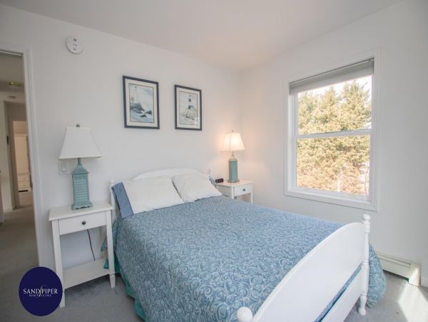 Cape Cod Home 995117