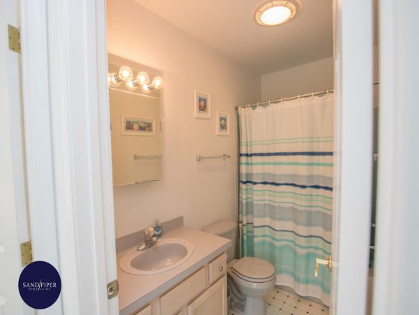 Cape Cod Home 995117