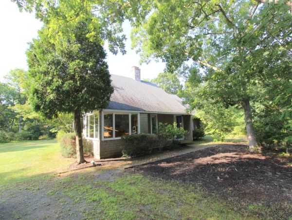 Cape Cod Home 995118