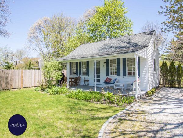 Cape Cod Home 995119