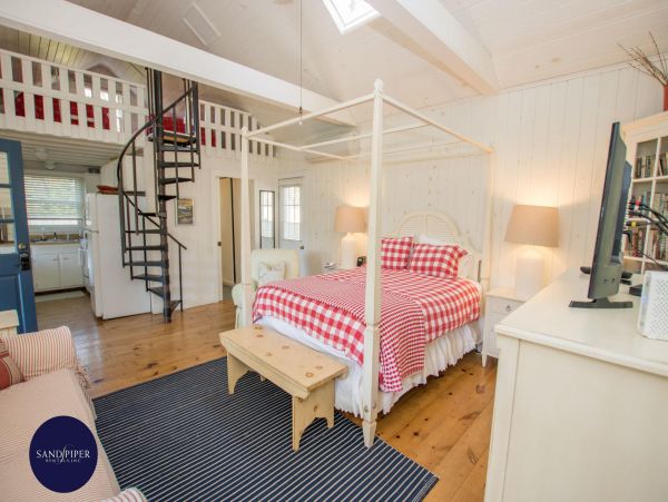 Cape Cod Home 995119