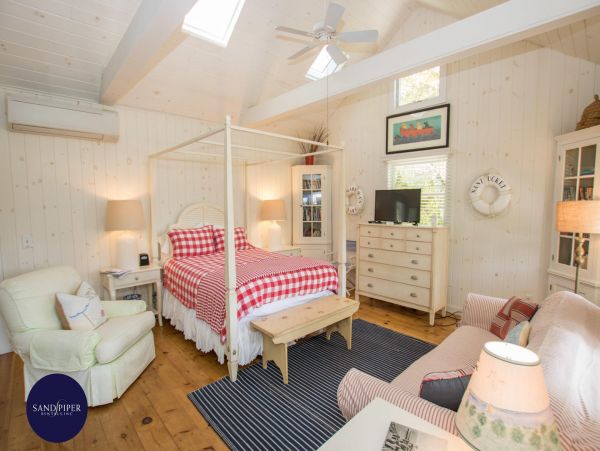 Cape Cod Home 995119