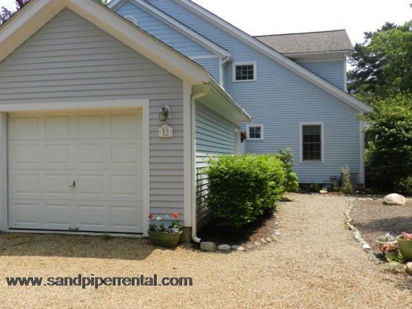 Cape Cod Home 995120