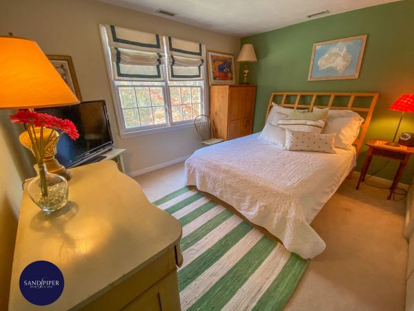 Cape Cod Home 995120