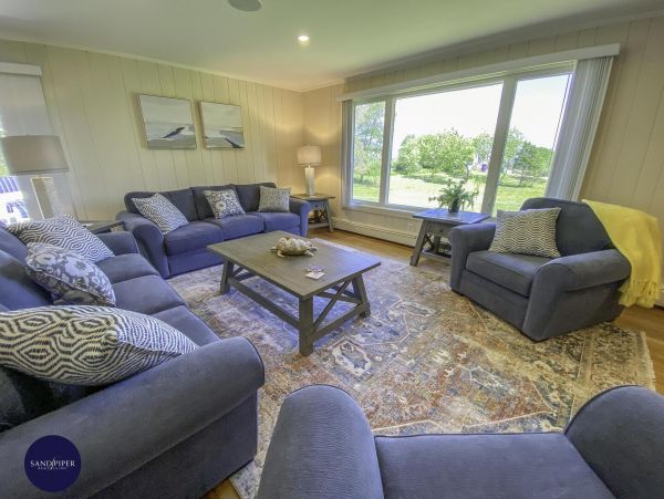 Cape Cod Home 995121