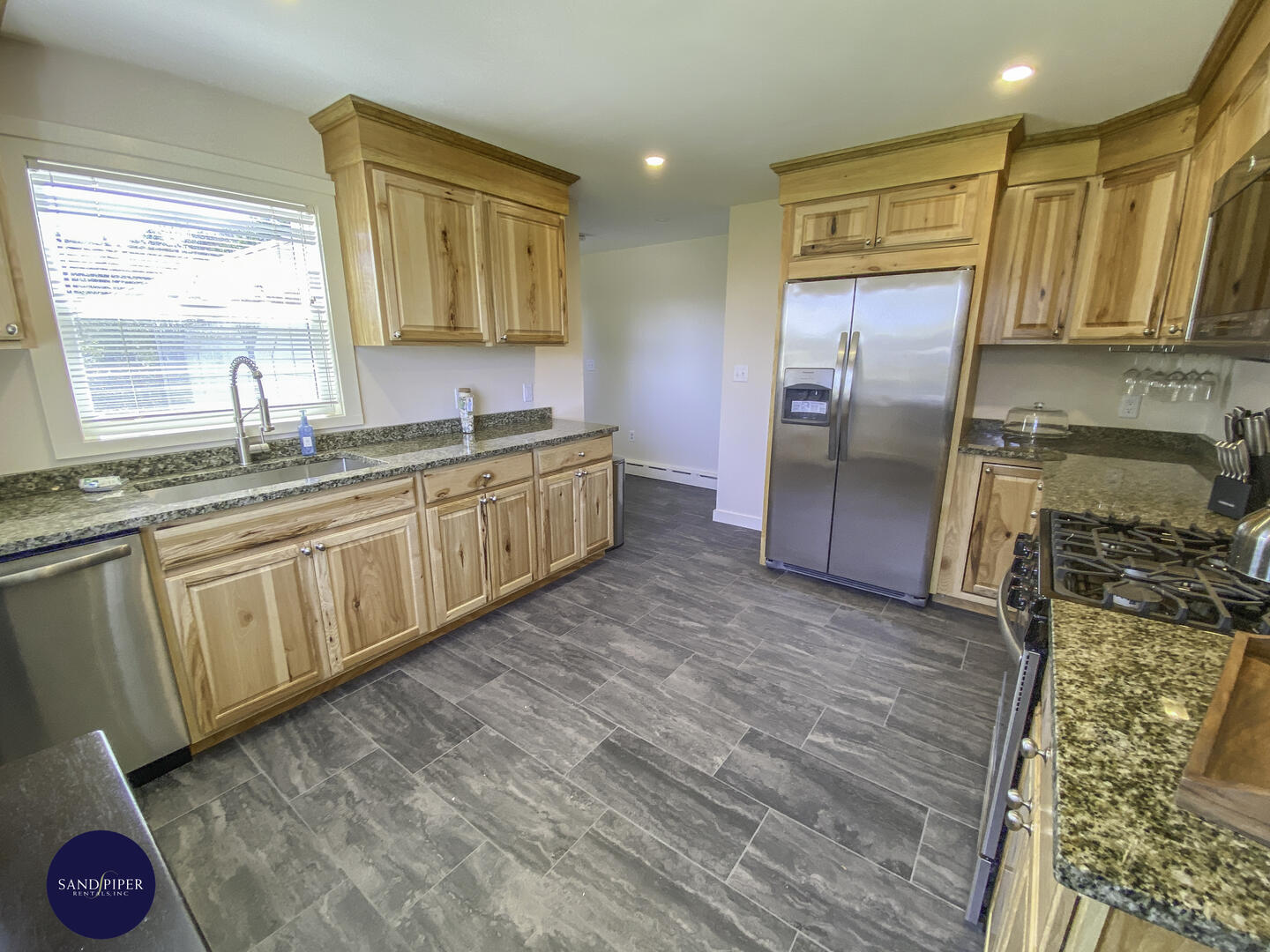 Cape Cod Home 995121