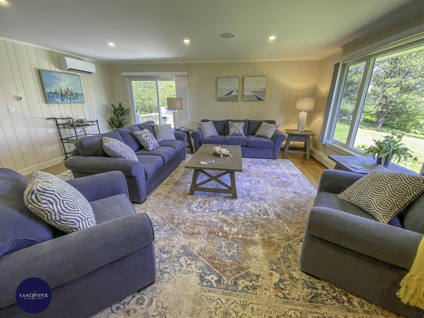 Cape Cod Home 995121