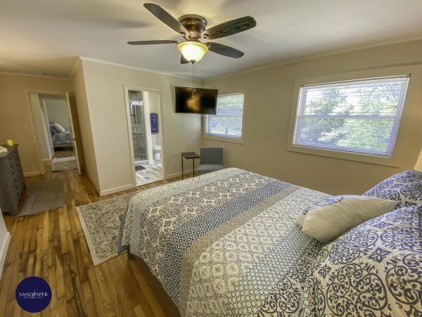 Cape Cod Home 995121