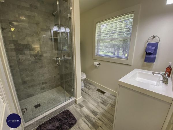 Cape Cod Home 995121