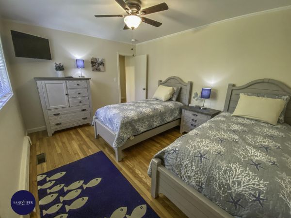 Cape Cod Home 995121
