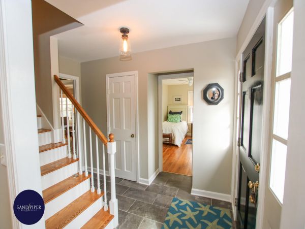 Cape Cod Home 995122