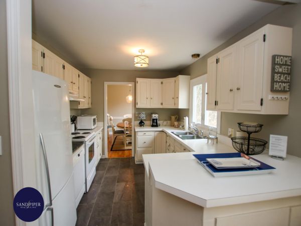Cape Cod Home 995122