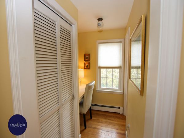 Cape Cod Home 995122