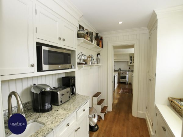 Cape Cod Home 995123