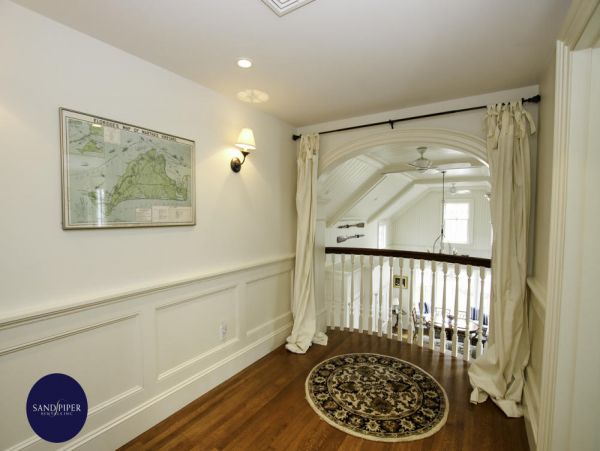 Cape Cod Home 995123